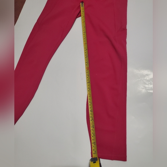 Fabletics Oasis High-Waisted 7/8 Leggings - Picture 11 of 11